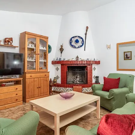 Holiday home Lovely In With Wifi